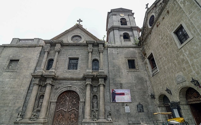 Light a candle in San Agustin Church